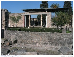 080128_015.Pompei.17.FaunHouse